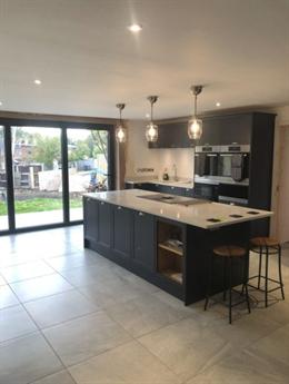 Kitchen island, ideal for larger kitchens